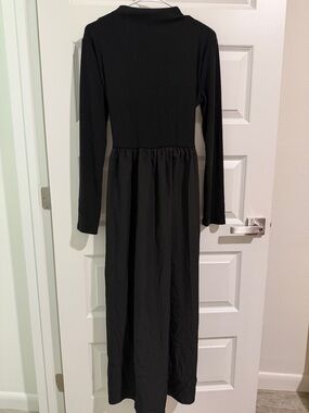 Black Long-Sleeve Maxi Dress